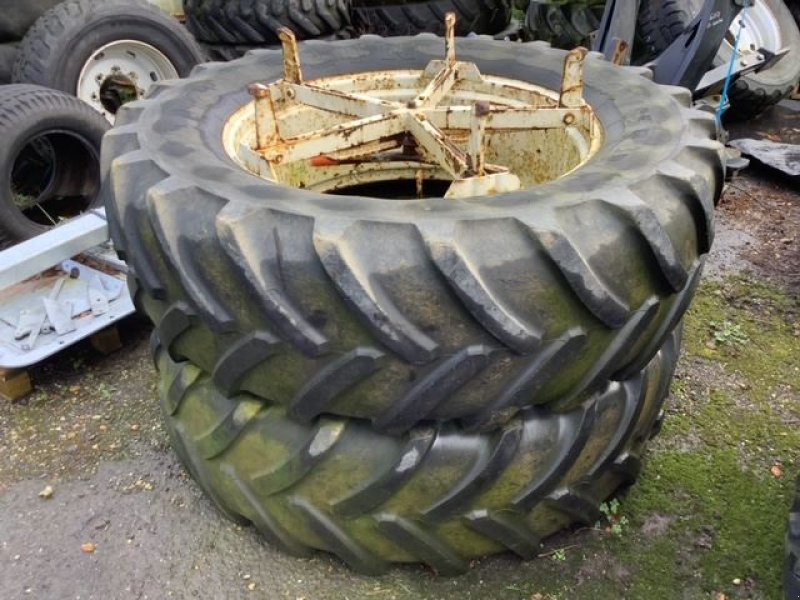 Komplettradsatz typu Michelin PNEUS, Gebrauchtmaschine v les hayons (Obrázok 1)