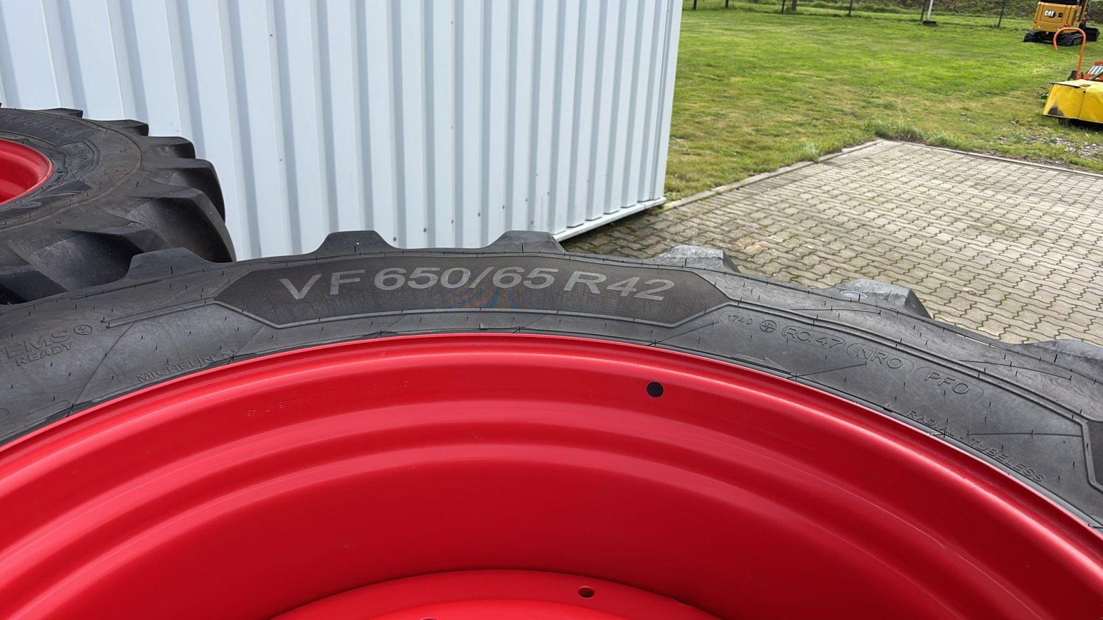 Michelin VF650/65R42 und VF600/60R30, Gebrauchtmaschine (Bild 3) Komplettradsatz des Typs Michelin VF650/65R42 und VF600/60R30, Gebrauchtmaschine in Lohe-Rickelshof (Bild 3)