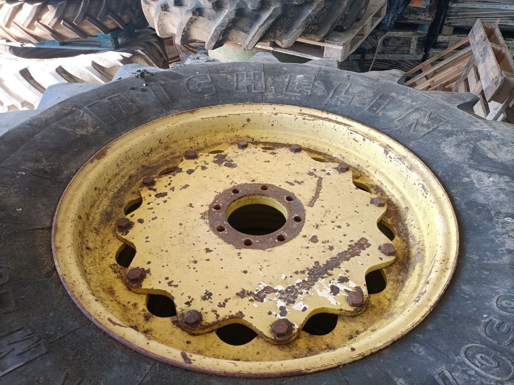 Komplettradsatz of the type Michelin XM 28, Gebrauchtmaschine in SAINT LOUP (Picture 2)