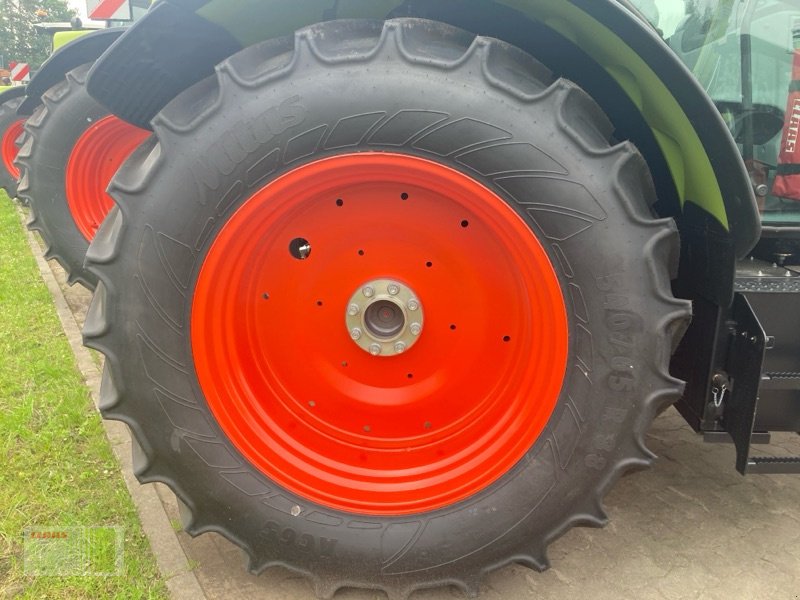 Komplettradsatz des Typs Mitas 540/65 R38 und 440/65 R28, Neumaschine in Bordesholm (Bild 1)