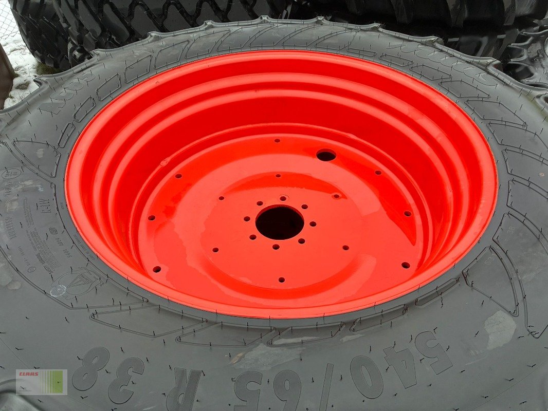 Komplettradsatz of the type Mitas 540/65 R38 und 440/65 R28, Neumaschine in Bordesholm (Picture 4)