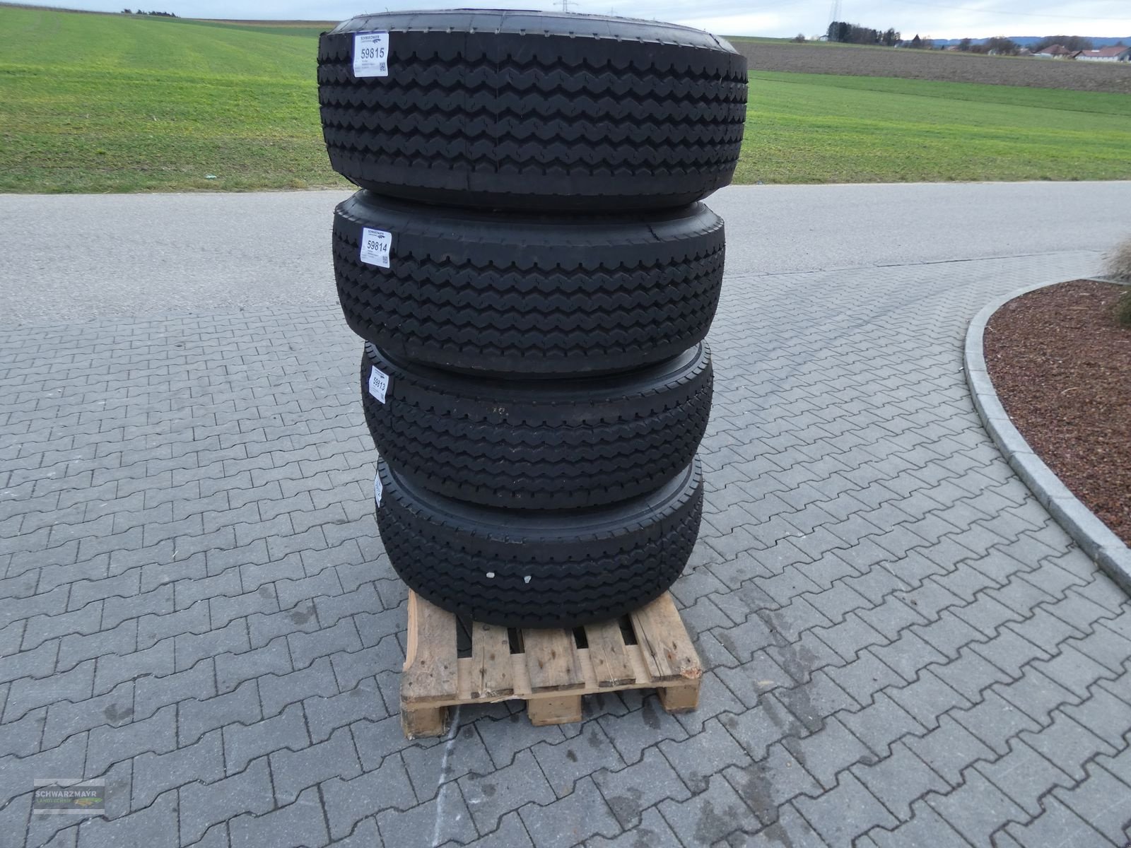 Komplettradsatz des Typs Sonstige 385/65R22,5 Rigdon, Neumaschine in Aurolzmünster (Bild 5)