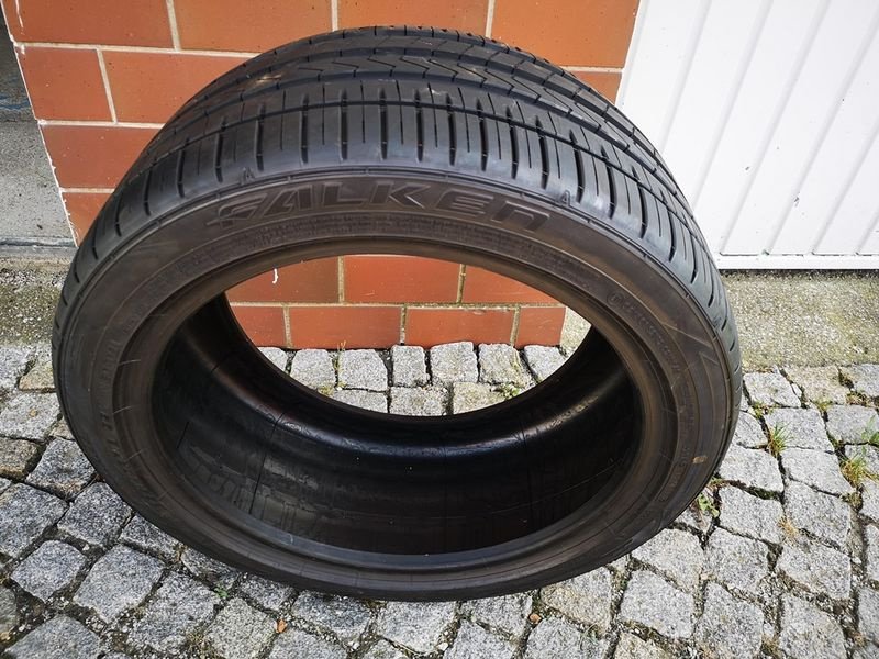 Komplettradsatz des Typs Sonstige Falken Azenis FK510 255/40 R18 99Y, Neumaschine in St. Marienkirchen (Bild 1)