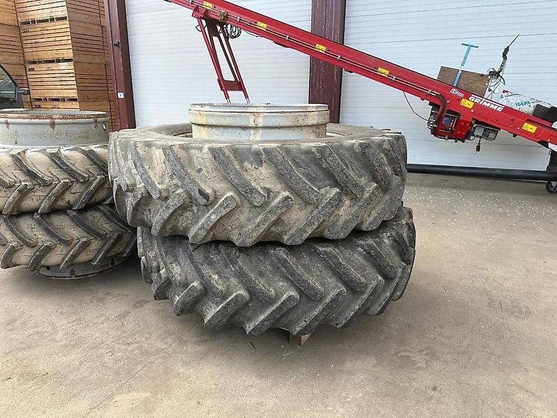 Komplettradsatz of the type Sonstige Zwillingsräder 18.4R34+520/85R46, Gebrauchtmaschine in Ostercappeln (Picture 2)