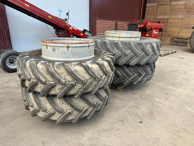 Komplettradsatz of the type Sonstige Zwillingsräder 18.4R34+520/85R46, Gebrauchtmaschine in Ostercappeln (Picture 1)