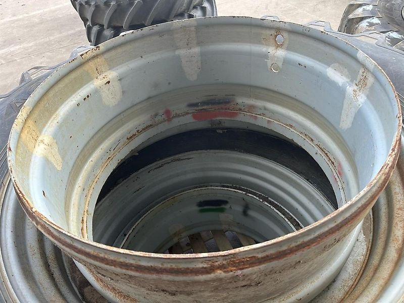 Komplettradsatz of the type Sonstige Zwillingsräder 18.4R34+520/85R46, Gebrauchtmaschine in Ostercappeln (Picture 9)