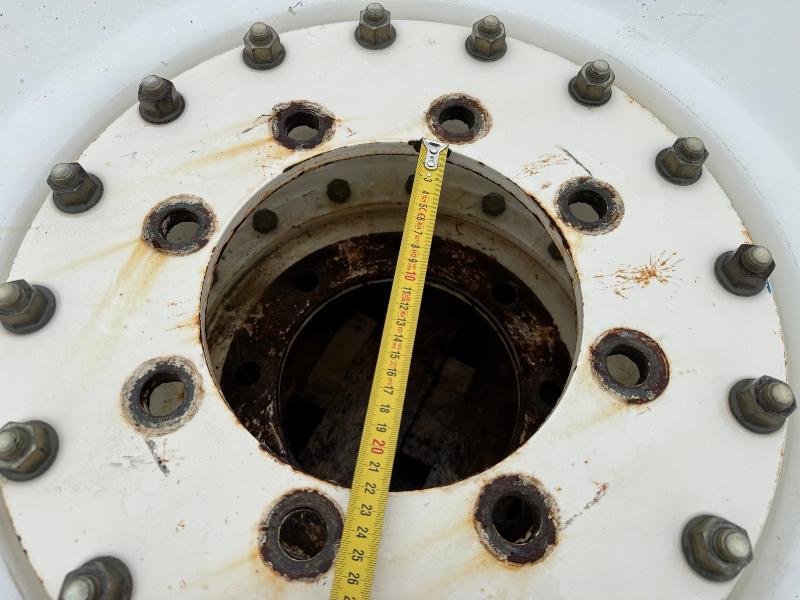 Komplettradsatz del tipo Taurus 12,4R52, Gebrauchtmaschine en ESCAUDOEUVRES (Imagen 7)