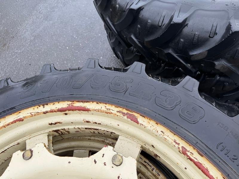 Komplettradsatz del tipo Taurus 12,4R52, Gebrauchtmaschine en ESCAUDOEUVRES (Imagen 4)