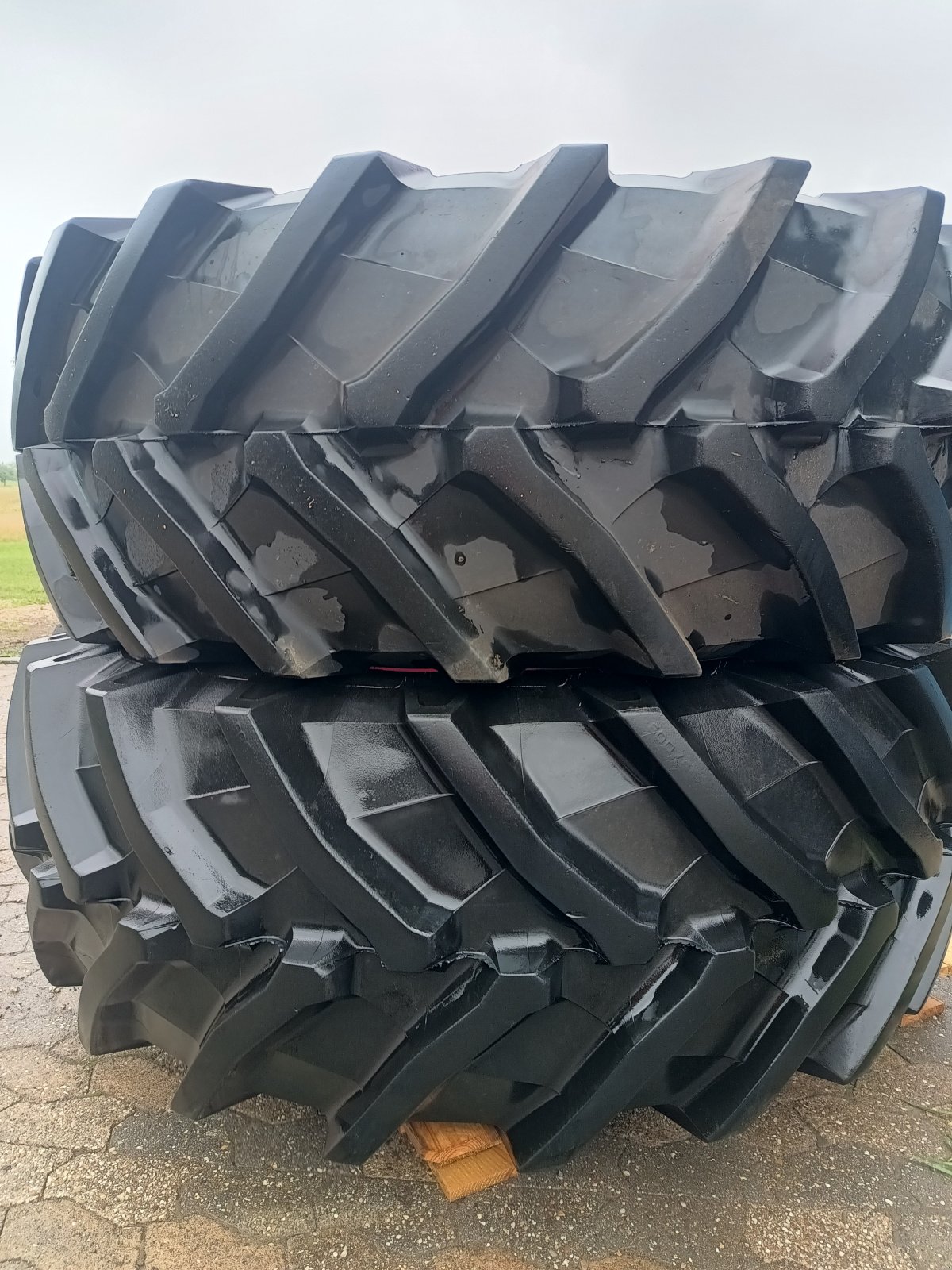 Komplettradsatz des Typs Trelleborg 600 65R38 540 65R24, Gebrauchtmaschine in Walsdorf (Bild 1)