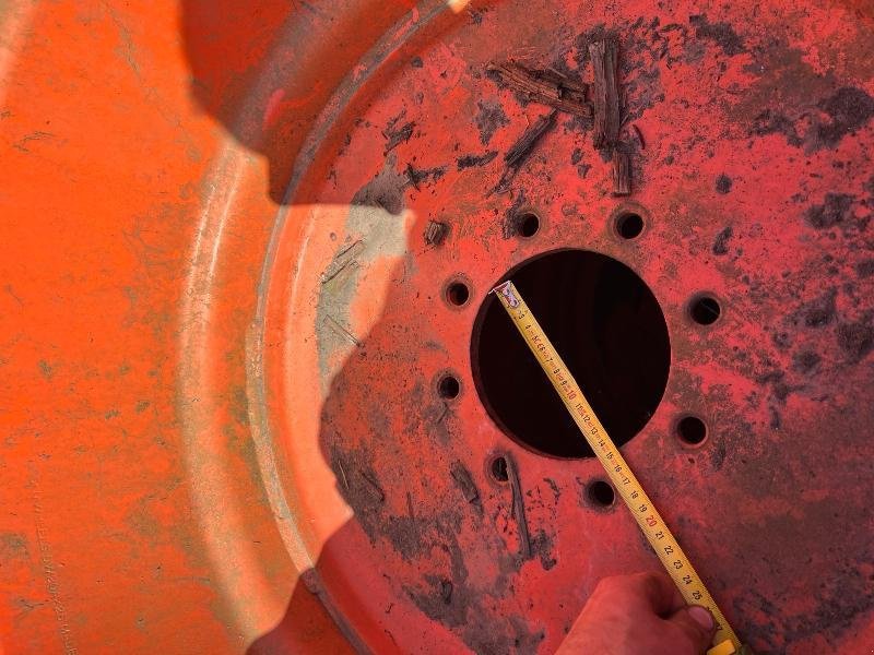 Komplettradsatz des Typs Trelleborg 23.1R26, Gebrauchtmaschine in Richebourg (Bild 6)