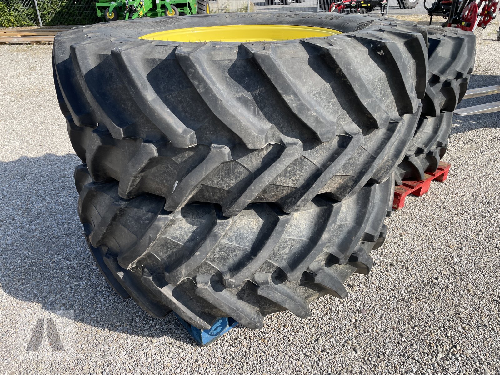 Komplettradsatz of the type Trelleborg 540/65 R24 u. 600/65 R38, Gebrauchtmaschine in Eggenfelden (Picture 7)