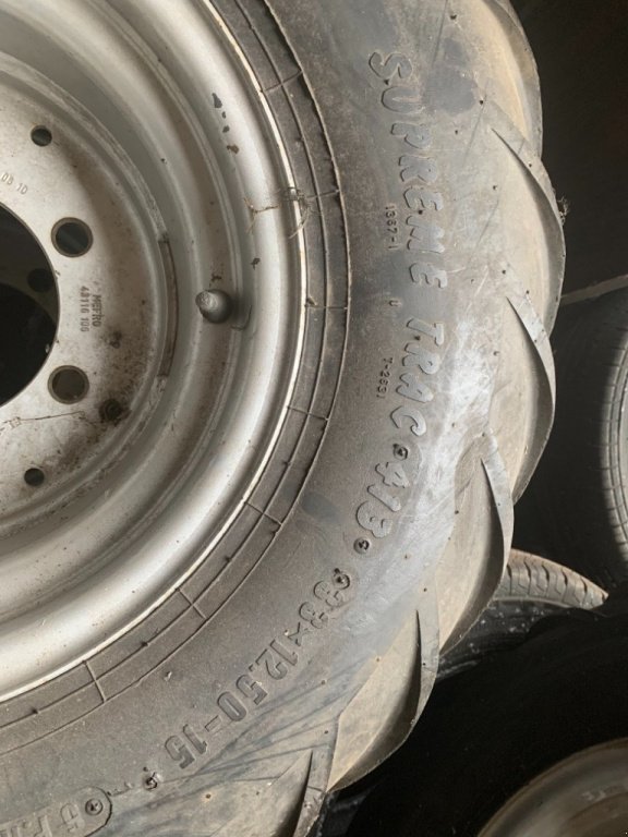 Komplettradsatz del tipo Trelleborg Supreme Trac 413, Neumaschine In Bad Sobernheim (Immagine 2)