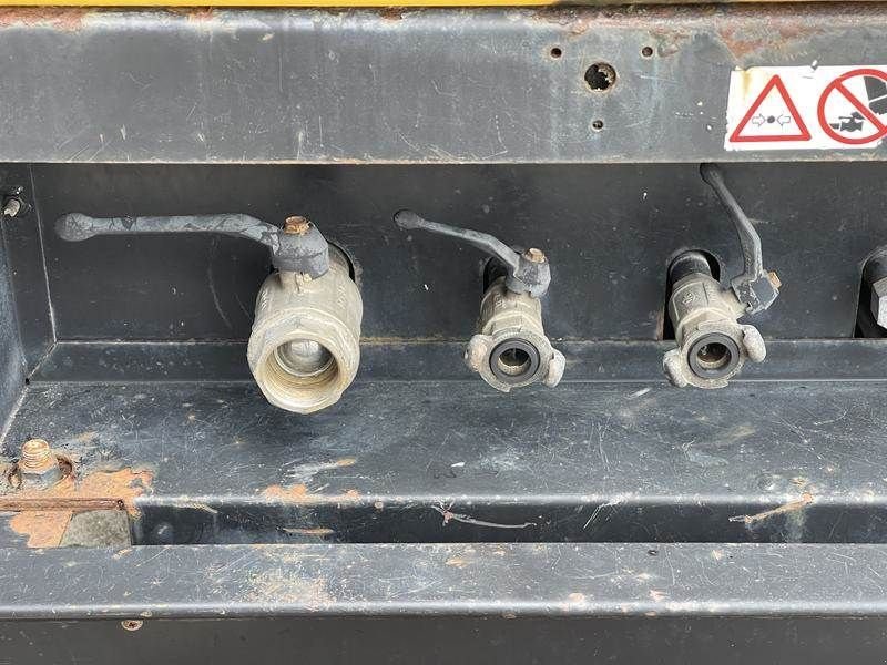 Kompressor van het type Atlas Copco XAHS 236 MD - N, Gebrauchtmaschine in Waregem (Foto 5)