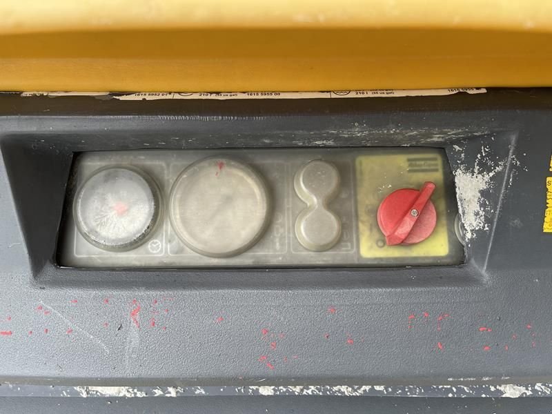 Kompressor от тип Atlas Copco XAS 37 KD, Gebrauchtmaschine в Waregem (Снимка 10)