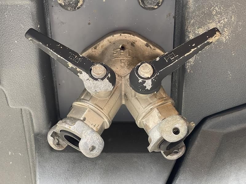 Kompressor от тип Atlas Copco XAS 37 KD, Gebrauchtmaschine в Waregem (Снимка 7)