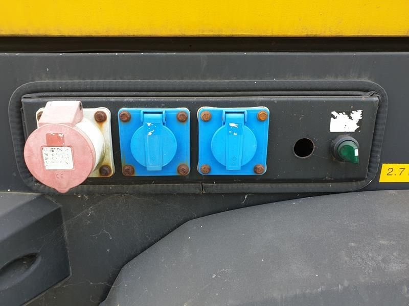 Kompressor of the type Atlas Copco XAS 67 DD - G, Gebrauchtmaschine in Waregem (Picture 5)