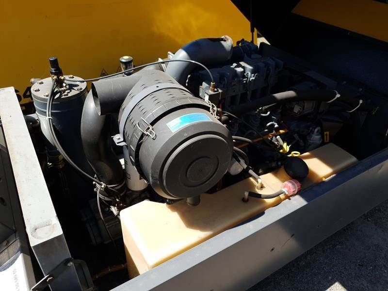 Kompressor van het type Atlas Copco XAS 67 DD - N - G BOX, Gebrauchtmaschine in Waregem (Foto 5)