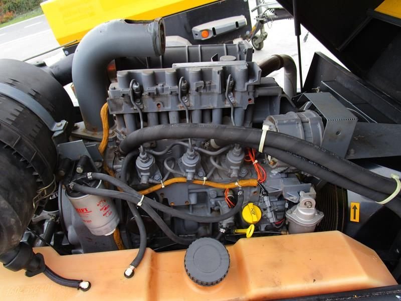 Kompressor от тип Atlas Copco XAS 67 DD, Gebrauchtmaschine в Waregem (Снимка 5)