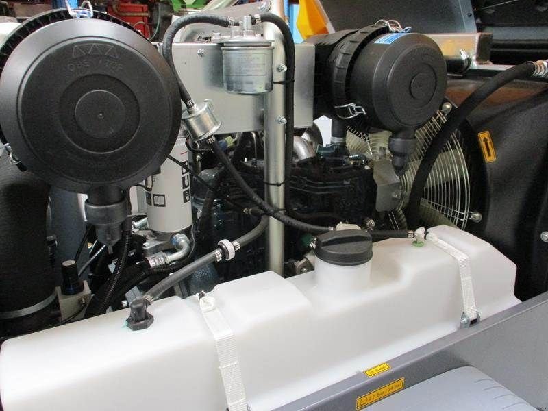 Kompressor of the type Atlas Copco XAS 68 KD G12 - N WHEELS, Gebrauchtmaschine in Waregem (Picture 5)