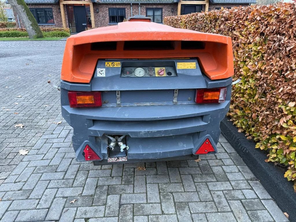 Kompressor типа Atlas Copco xas57 mobile compressor, Gebrauchtmaschine в Staphorst (Фотография 4)