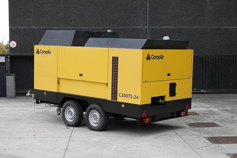 Kompressor tip Compair C 200 TS - 24, Gebrauchtmaschine in Waregem (Poză 3)