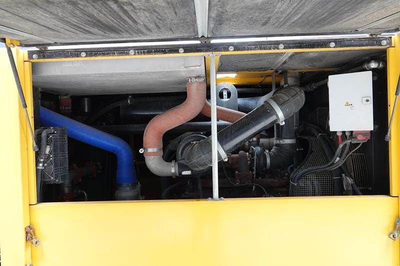 Kompressor tip Compair C 200 TS - 24, Gebrauchtmaschine in Waregem (Poză 9)