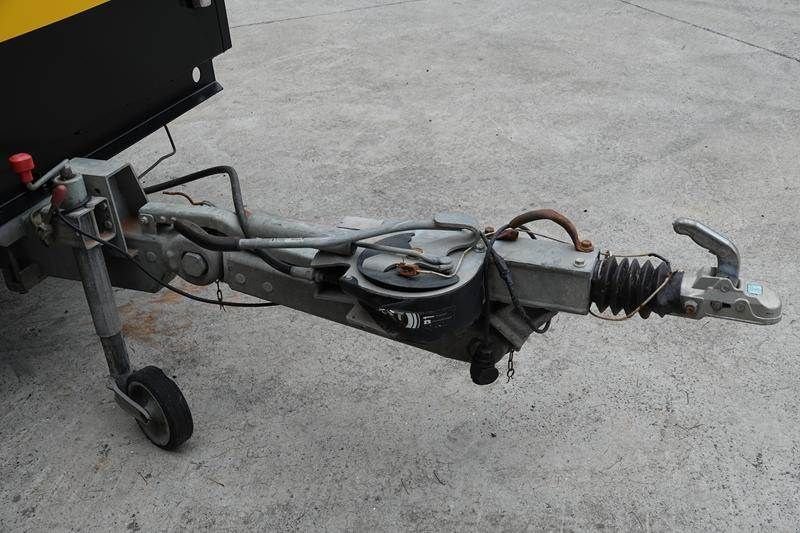 Kompressor tip Compair C 200 TS - 24, Gebrauchtmaschine in Waregem (Poză 8)