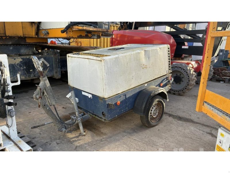 Kompressor του τύπου Compair C38 AF, Gebrauchtmaschine σε Düsseldorf (Φωτογραφία 1)