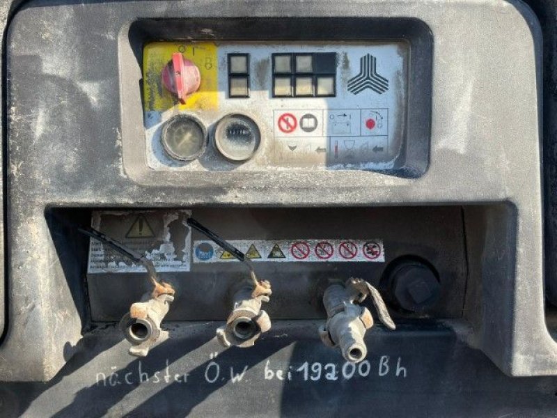 Kompressor des Typs Compair C62HS Deutz 6.2 m3 / min Silent Diesel Schroefcompressor, Gebrauchtmaschine in VEEN (Bild 4)