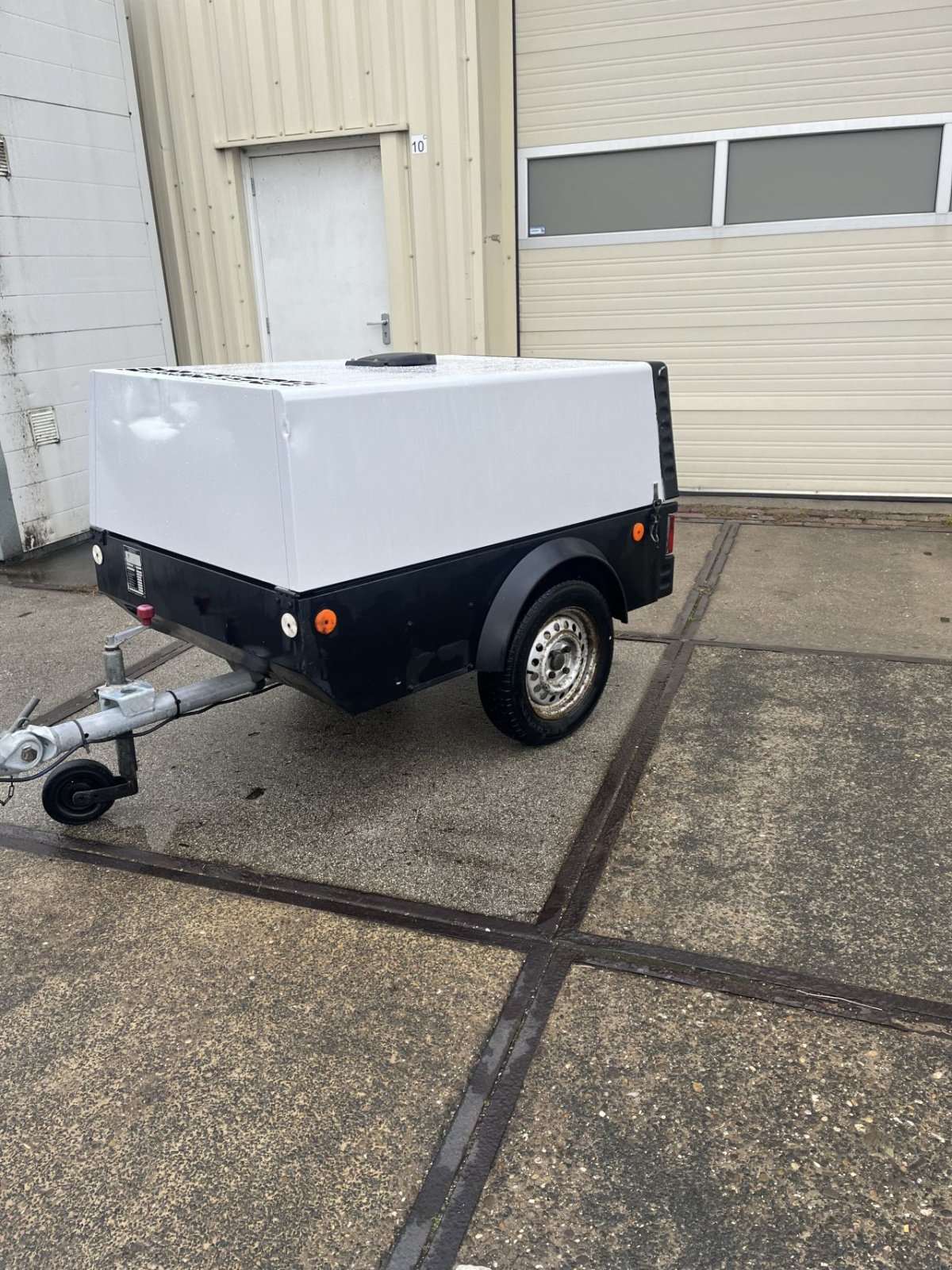 Kompressor tipa Compair DLT 0206, Gebrauchtmaschine u Etten Leur (Slika 1)