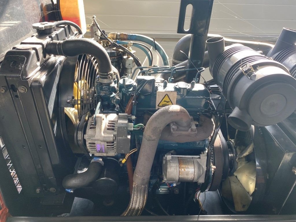 Kompressor tip Kubota D1105 Sullair 15.5 kW 7 bar diesel schroefcompressor met nakoele, Gebrauchtmaschine in VEEN (Poză 4)
