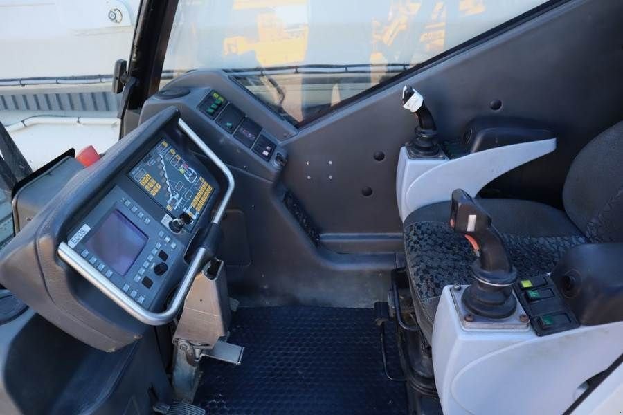 Kran des Typs Grove GMK3055 Diesel, 6x6x6, 55t Capacity, 43m Main Boom, Gebrauchtmaschine in Groenlo (Bild 5)