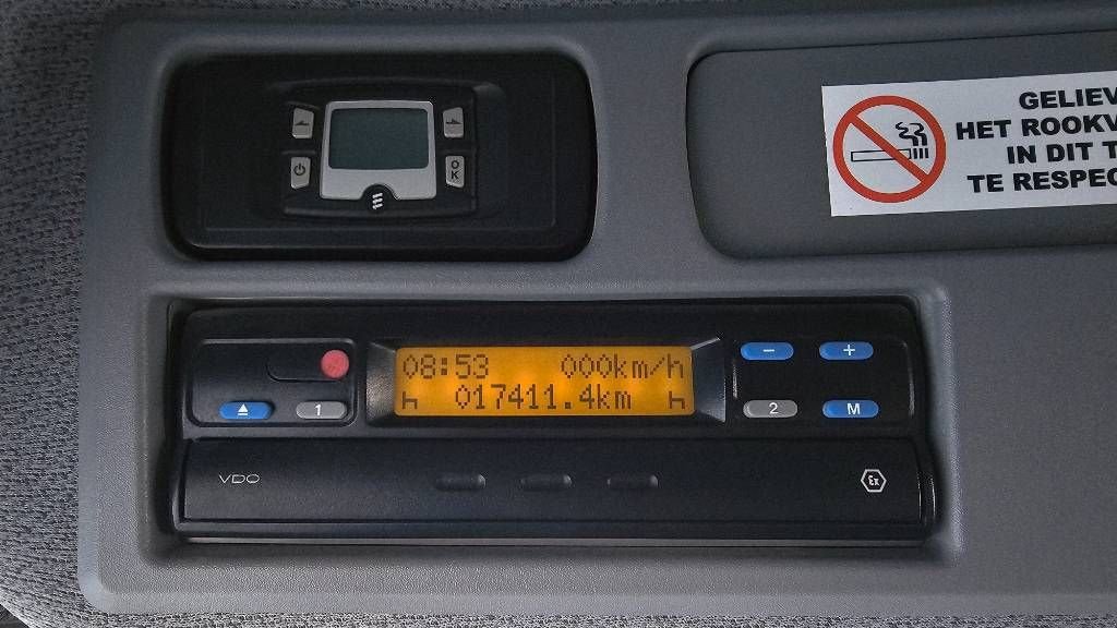 Kran des Typs Grove GMK4100L-1 (2 pcs available), Gebrauchtmaschine in Stabroek (Bild 11)