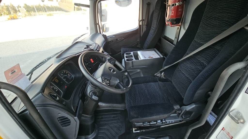 Kran del tipo Grove GMK4100L-1 (2pcs available - Qatar), Gebrauchtmaschine en Stabroek (Imagen 10)