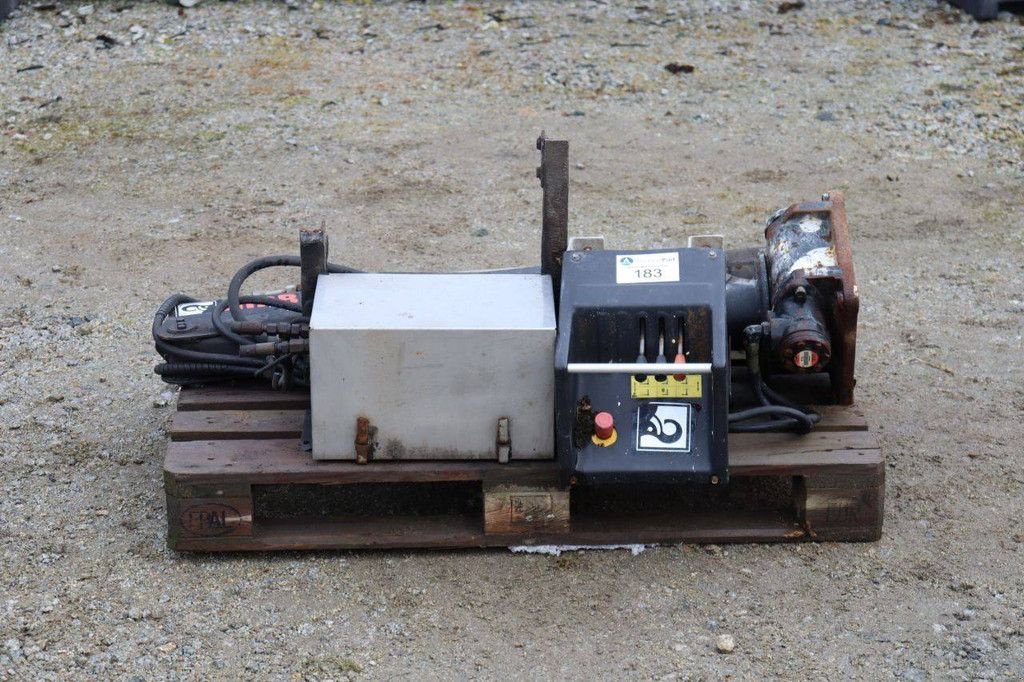 Kran от тип HIAB 008 T, Gebrauchtmaschine в Antwerpen (Снимка 2)