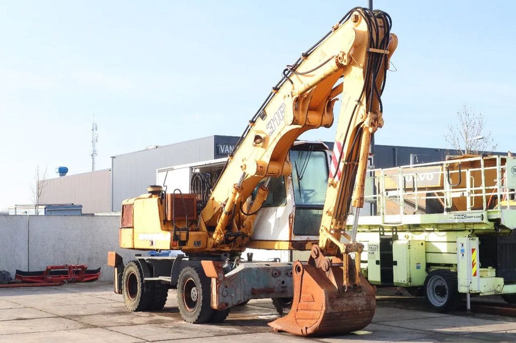 Kran от тип Liebherr A316 BUCKET ELEVATING CABIN OUTRIGGERS, Gebrauchtmaschine в Marknesse (Снимка 9)