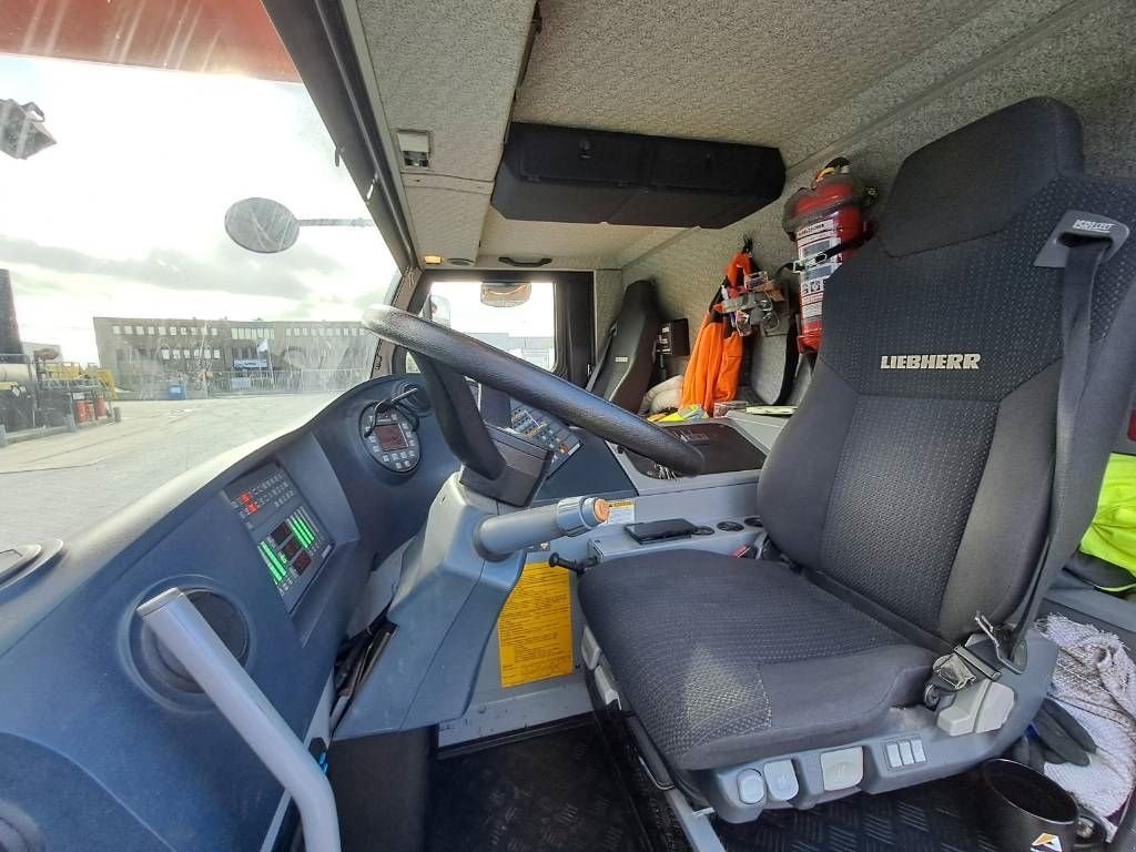 Kran van het type Liebherr LTM1095-5.1, Gebrauchtmaschine in Stabroek (Foto 11)