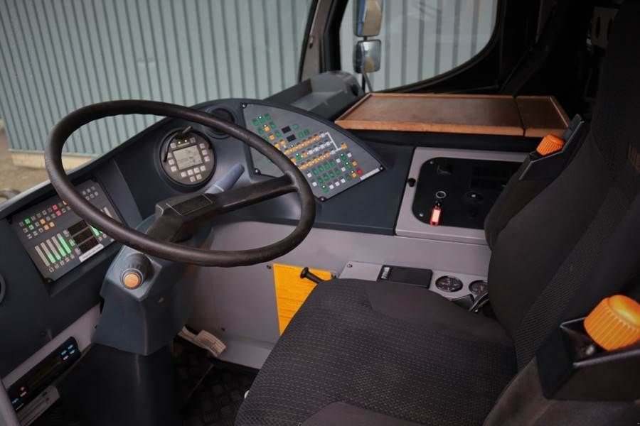 Kran типа Liebherr LTM1150-6.1 Dutch Vehicle Registration, Valid Abom, Gebrauchtmaschine в Groenlo (Фотография 8)