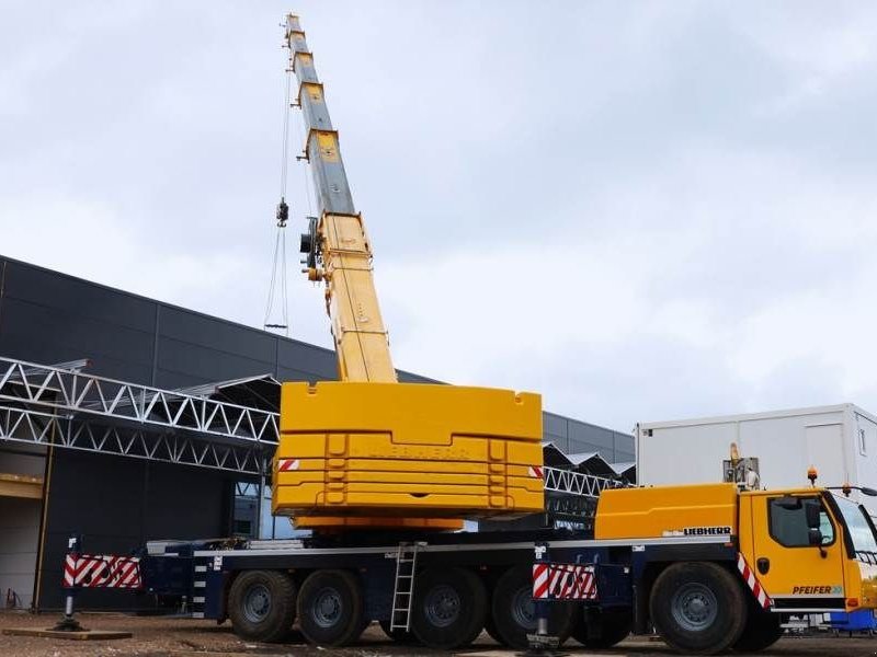 Kran of the type Liebherr LTM1250-5.1 Dutch Registration, Paragraph 70, 10x6, Gebrauchtmaschine in Groenlo (Picture 1)