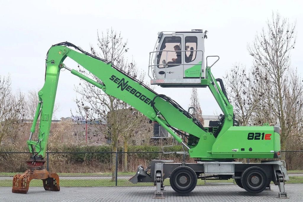 Kran от тип Sennebogen 821E 821 E SORTING GRAB DOZERBLADE GREAT CONDITION, Gebrauchtmaschine в Marknesse (Снимка 1)