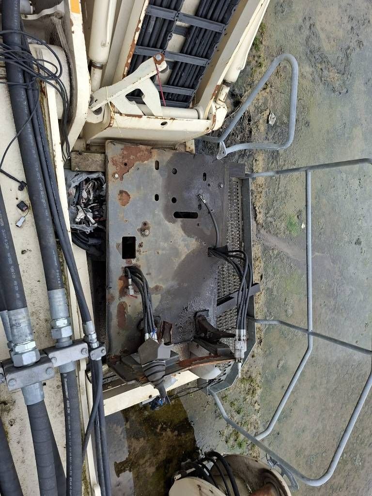 Kran del tipo Sennebogen 830 E K17 (only upperstructure with damaged cabin), Gebrauchtmaschine In Stabroek (Immagine 4)