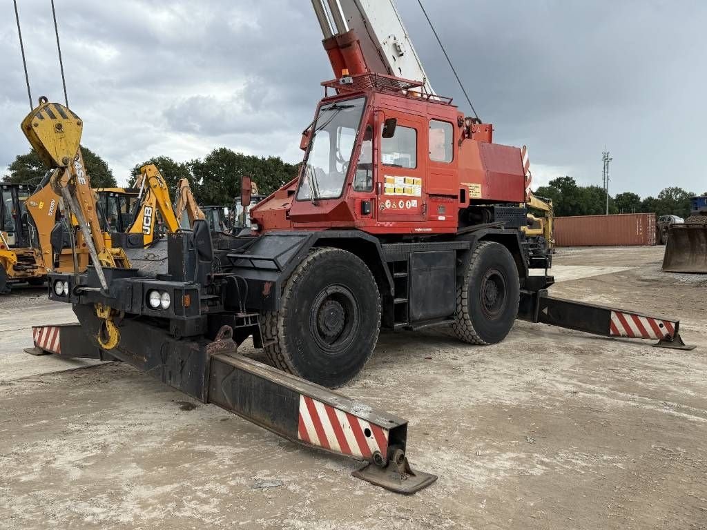 Kran типа Tadano TR300E-1 - 4 Wheel Steering / 28.1m Boom + 12m Jib, Gebrauchtmaschine в Veldhoven (Фотография 3)