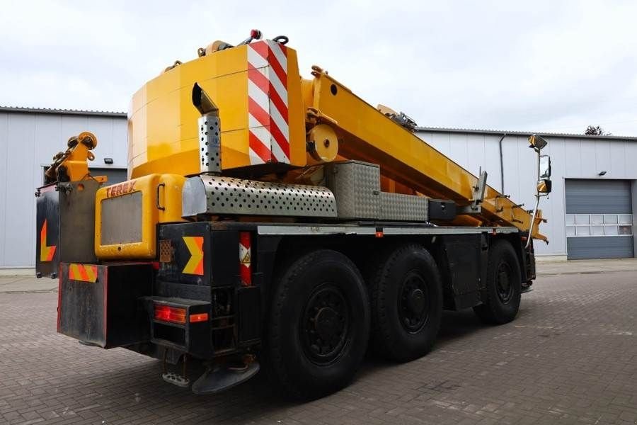 Kran des Typs Terex Demag AC40 City Diesel, 6x6 Drive And 6-Wheel Stee, Gebrauchtmaschine in Groenlo (Bild 10)