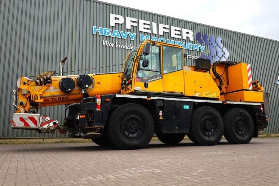 Kran des Typs Terex Demag AC40 City Diesel, 6x6 Drive And 6-Wheel Stee, Gebrauchtmaschine in Groenlo (Bild 1)