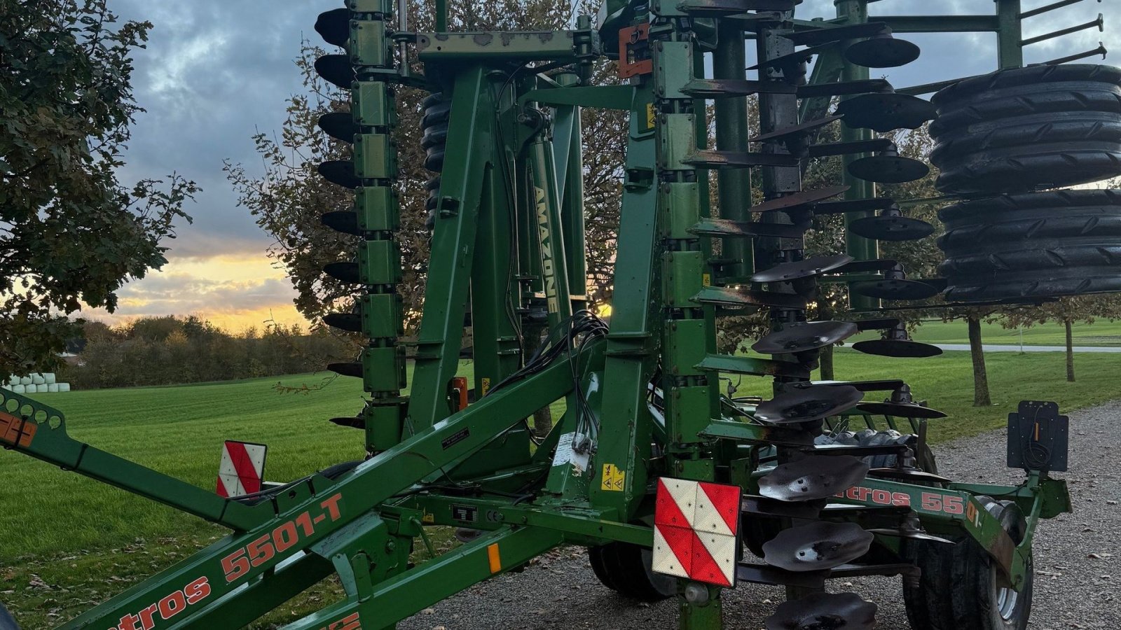 Kreiselegge van het type Amazone CATROS 5501 T med MATRIX valse, Gebrauchtmaschine in Kjellerup (Foto 1)