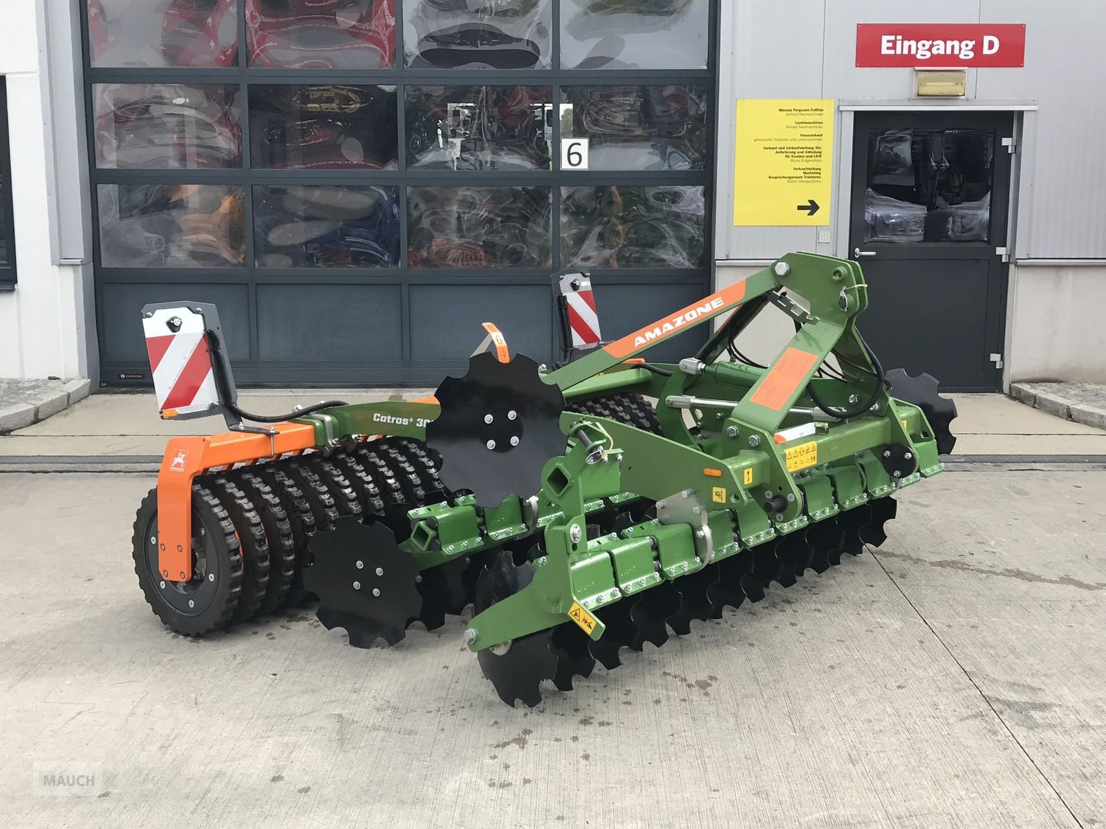 Kreiselegge of the type Amazone Kompaktscheibenegge Catros 3003, Neumaschine in Burgkirchen (Picture 1)