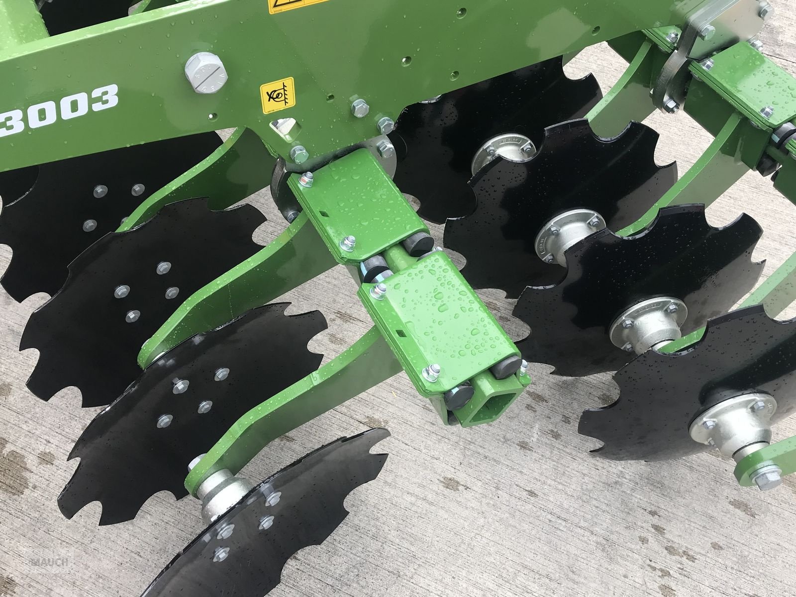 Kreiselegge of the type Amazone Kompaktscheibenegge Catros 3003, Neumaschine in Burgkirchen (Picture 11)