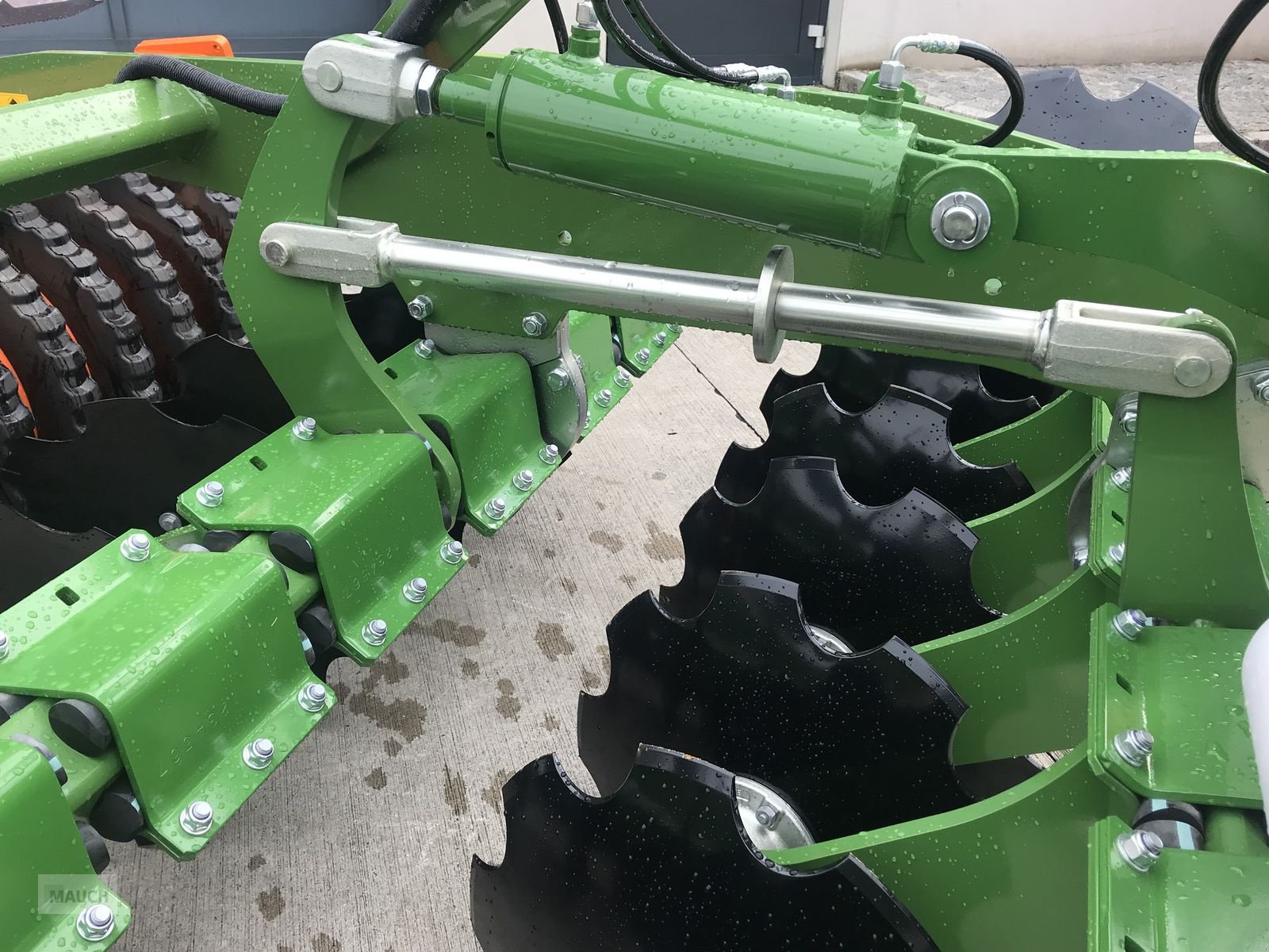 Kreiselegge of the type Amazone Kompaktscheibenegge Catros 3003, Neumaschine in Burgkirchen (Picture 27)