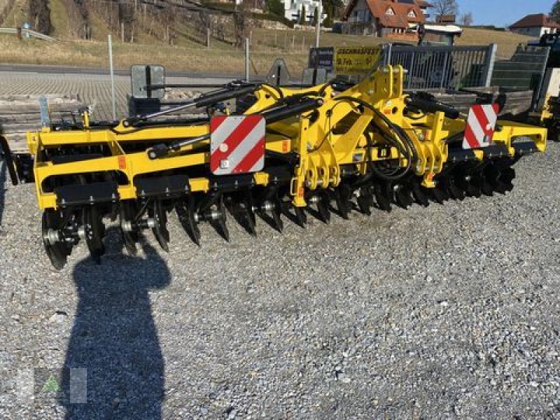 Kreiselegge of the type Bednar Swifterdisc XN 5000, Neumaschine in Markt Hartmannsdorf (Picture 1)