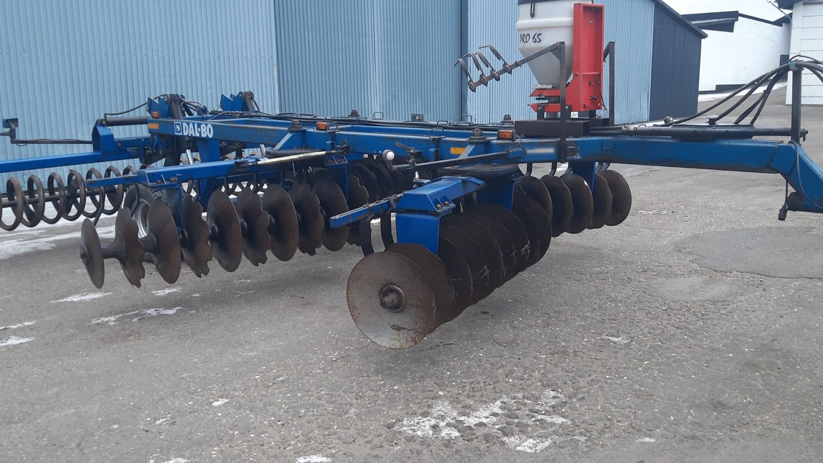 Kreiselegge Türe ait Dalbo 4,5m MAXI-DISC m/el-spreder og spiralvalse, Gebrauchtmaschine içinde Hadsund (resim 9)